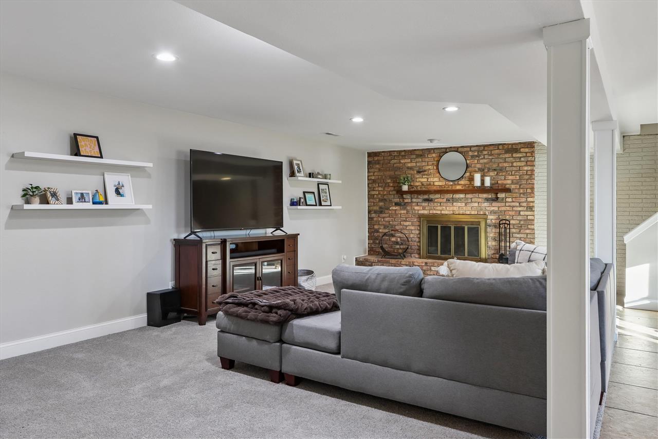 1835 Hafor Drive Iowa City IA 52246
