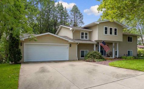 3105 Maplewood Lane Iowa City IA 52245
