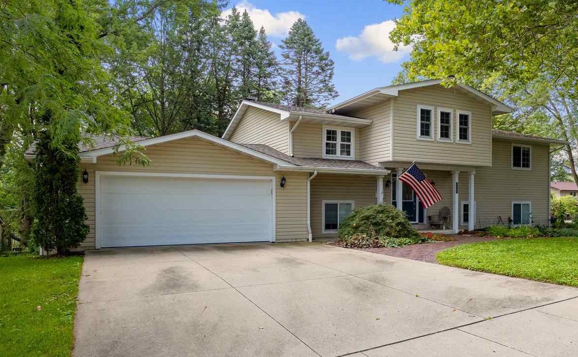 3105 Maplewood Lane Iowa City IA 52245
