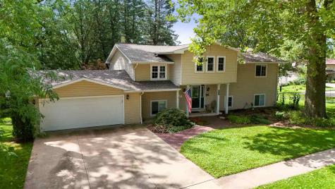 3105 Maplewood Lane Iowa City IA 52245