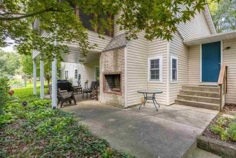3105 Maplewood Lane Iowa City IA 52245