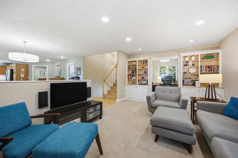 3105 Maplewood Lane Iowa City IA 52245