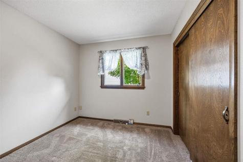 2928 Alleghany Drive NE Cedar Rapids IA 52402