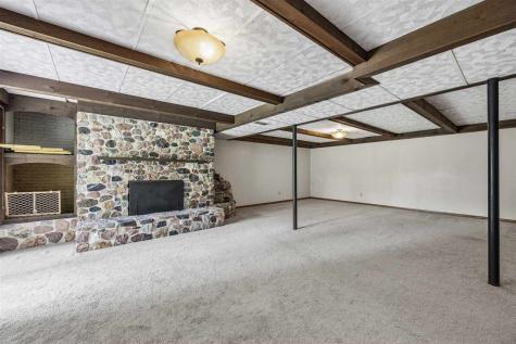 2928 Alleghany Drive NE Cedar Rapids IA 52402