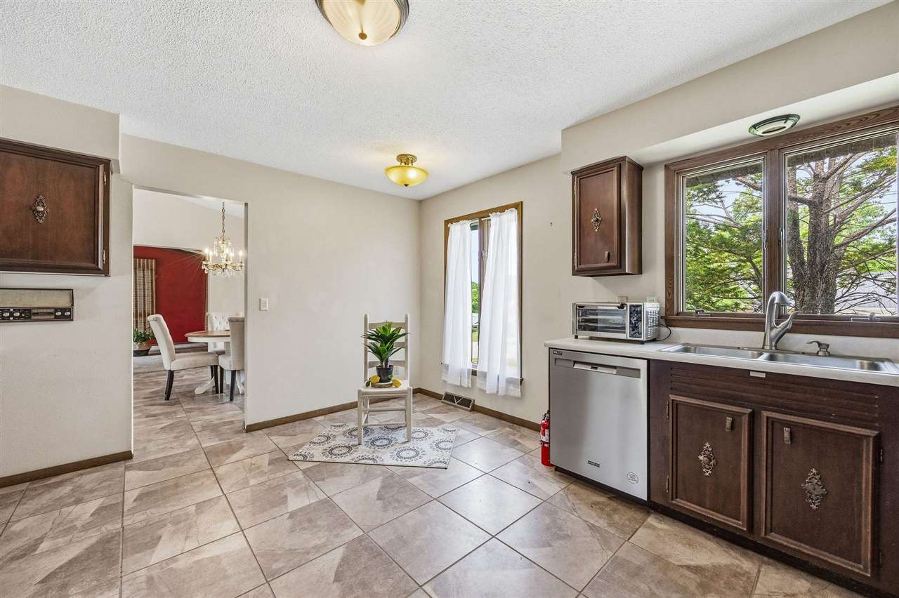 2928 Alleghany Drive NE Cedar Rapids IA 52402