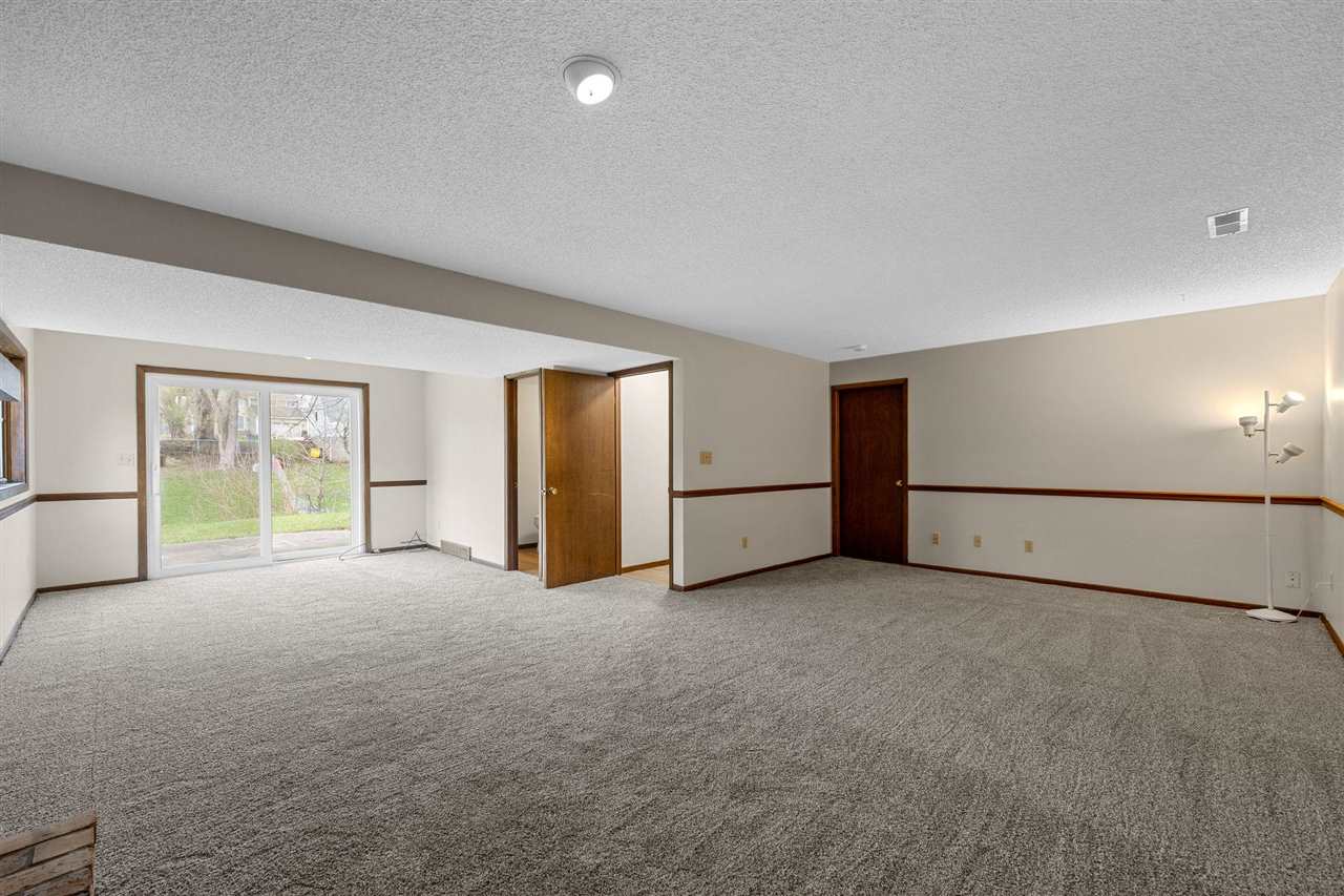 77 Amhurst Street Iowa City IA 52245