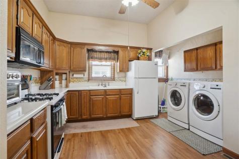 612 S Stone Street Sigourney IA 52591