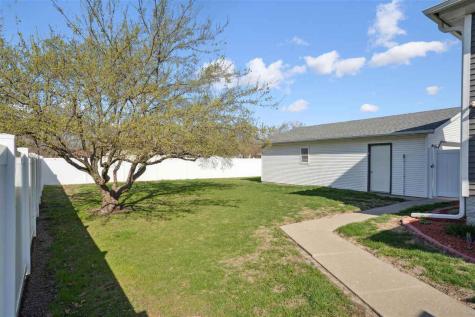 612 S Stone Street Sigourney IA 52591