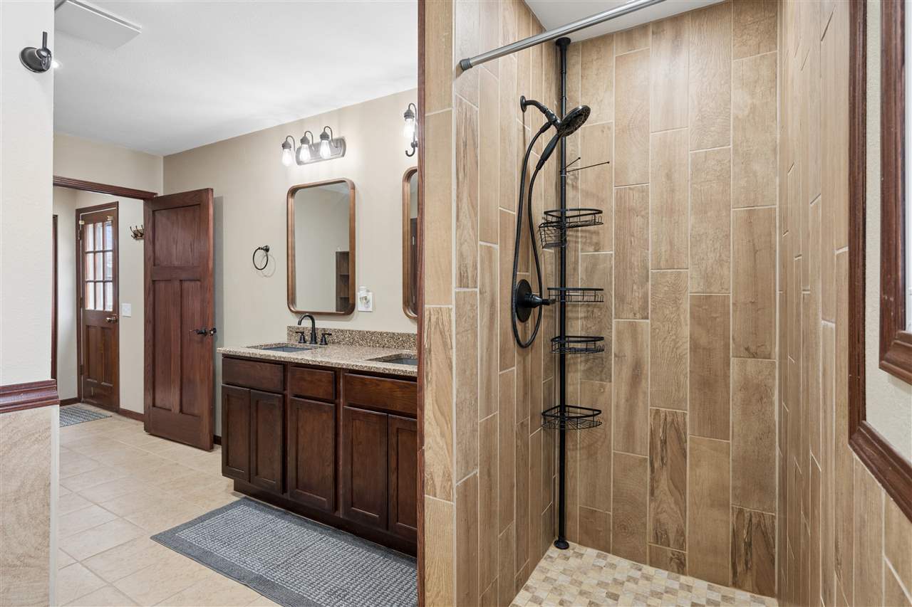 1101 Clifton Street NE Cedar Rapids IA 52402