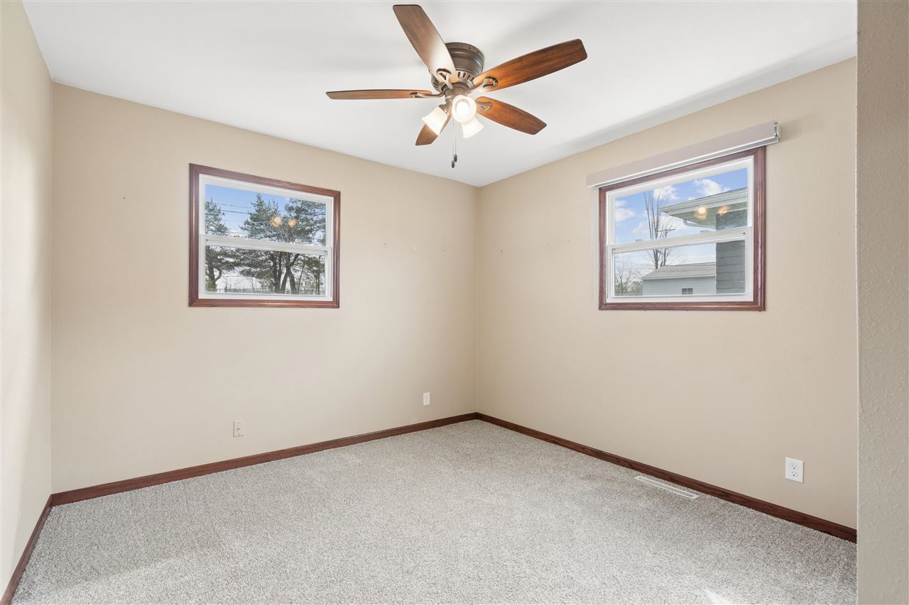 1101 Clifton Street NE Cedar Rapids IA 52402