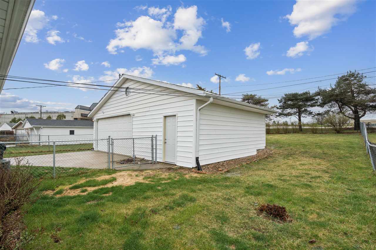 1101 Clifton Street NE Cedar Rapids IA 52402