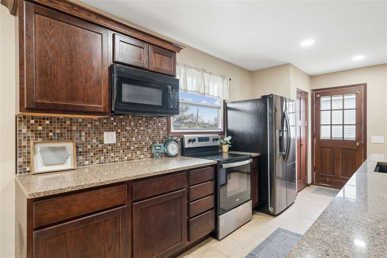 1101 Clifton Street NE Cedar Rapids IA 52402