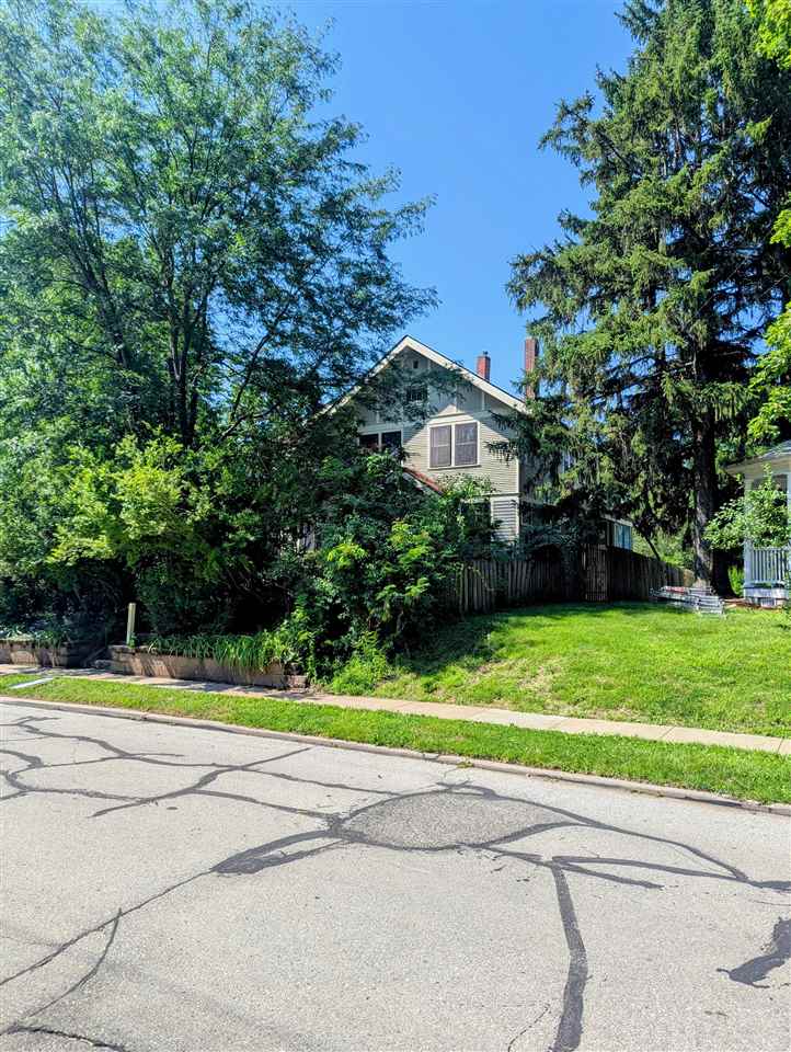 918 E Washington Street Iowa City IA 52240