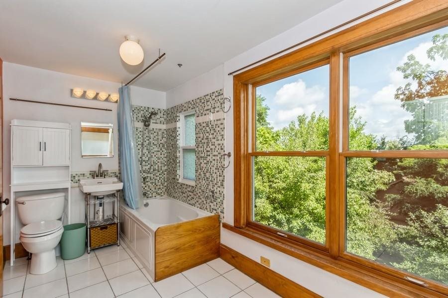 918 E Washington Street Iowa City IA 52240