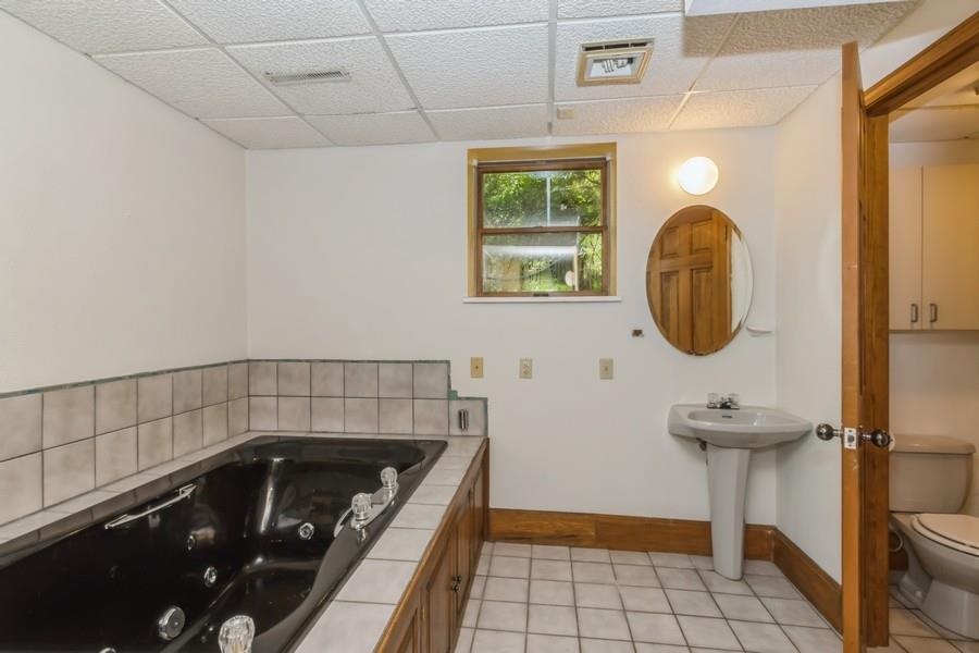 918 E Washington Street Iowa City IA 52240