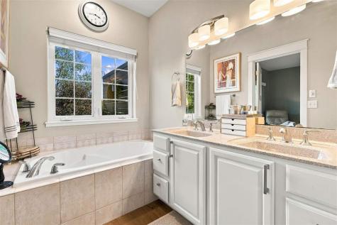 2255 Pembrokeshire Drive Coralville IA 52241