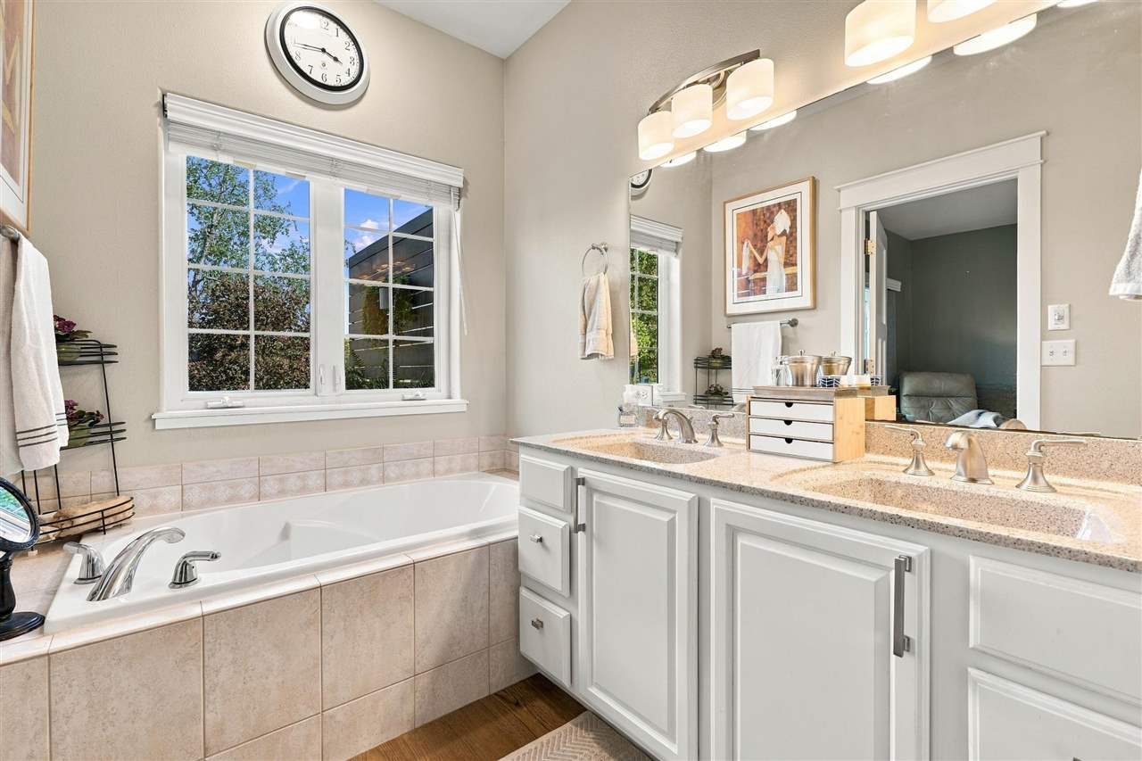 2255 Pembrokeshire Drive Coralville IA 52241