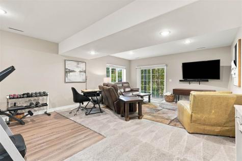 2255 Pembrokeshire Drive Coralville IA 52241