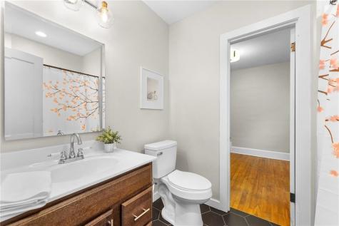237 12th Street NW Cedar Rapids IA 52405