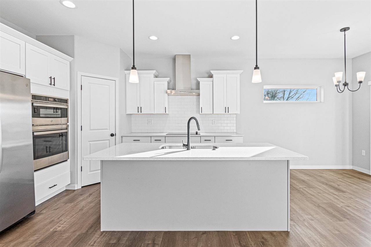 997 Thomas Circle Tiffin IA 52340