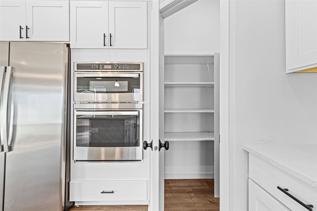997 Thomas Circle Tiffin IA 52340