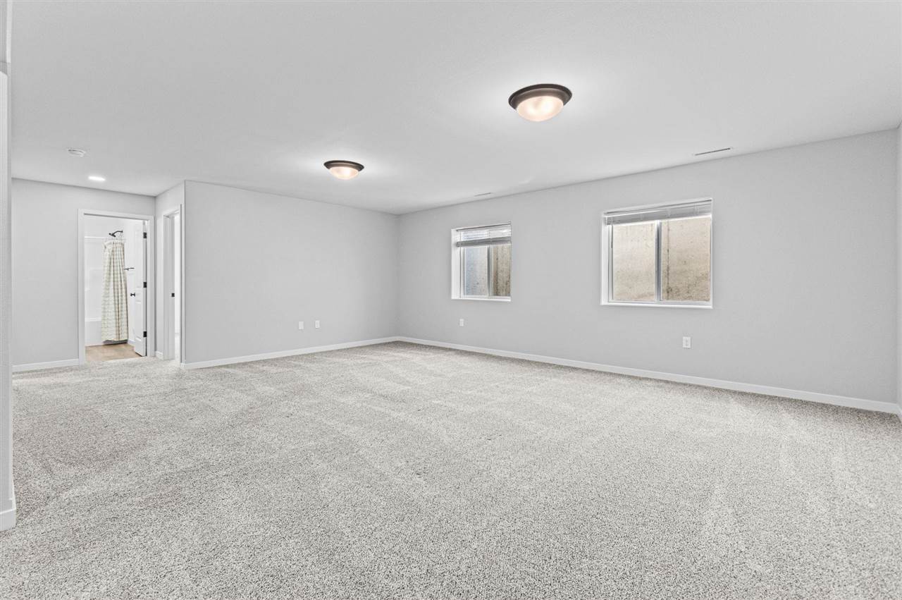 997 Thomas Circle Tiffin IA 52340
