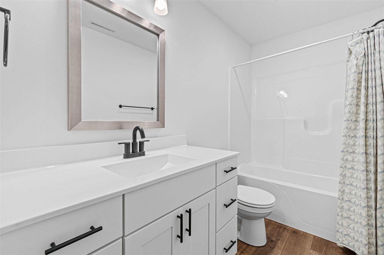 997 Thomas Circle Tiffin IA 52340