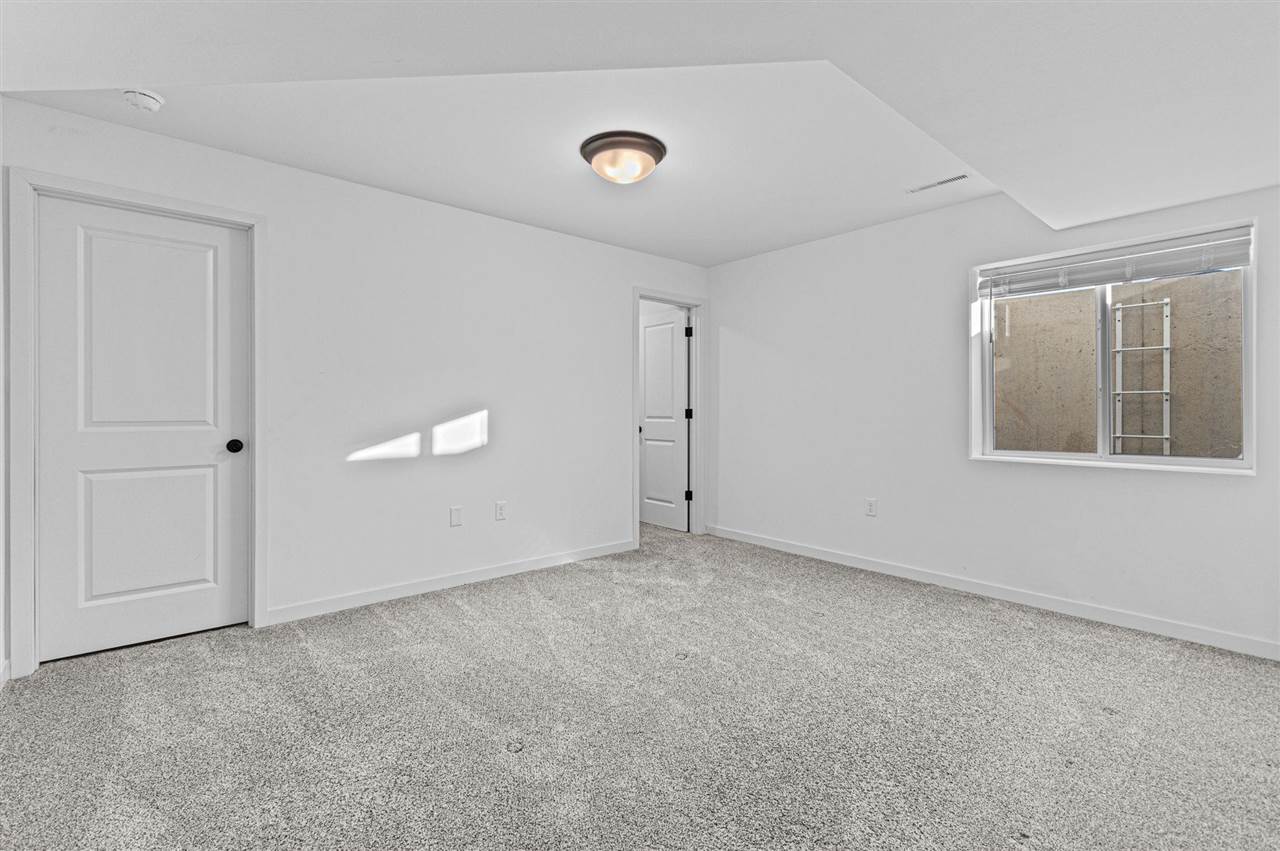 997 Thomas Circle Tiffin IA 52340