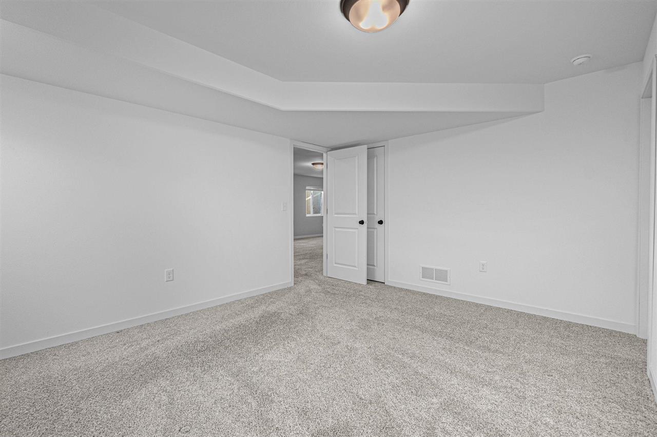 997 Thomas Circle Tiffin IA 52340