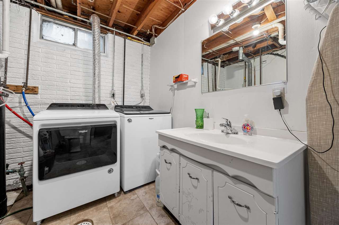 2003 9th Street Place Coralville IA 52241