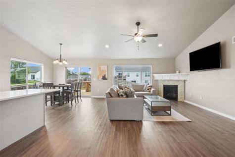 4187 Olivia Court Iowa City IA 52245