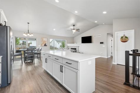 4187 Olivia Court Iowa City IA 52245
