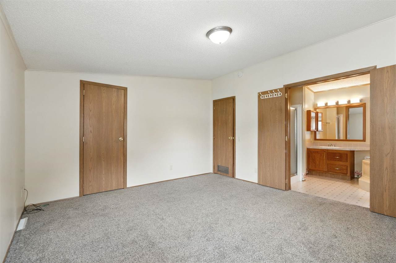 134 Paddock Circle Iowa City IA 52240