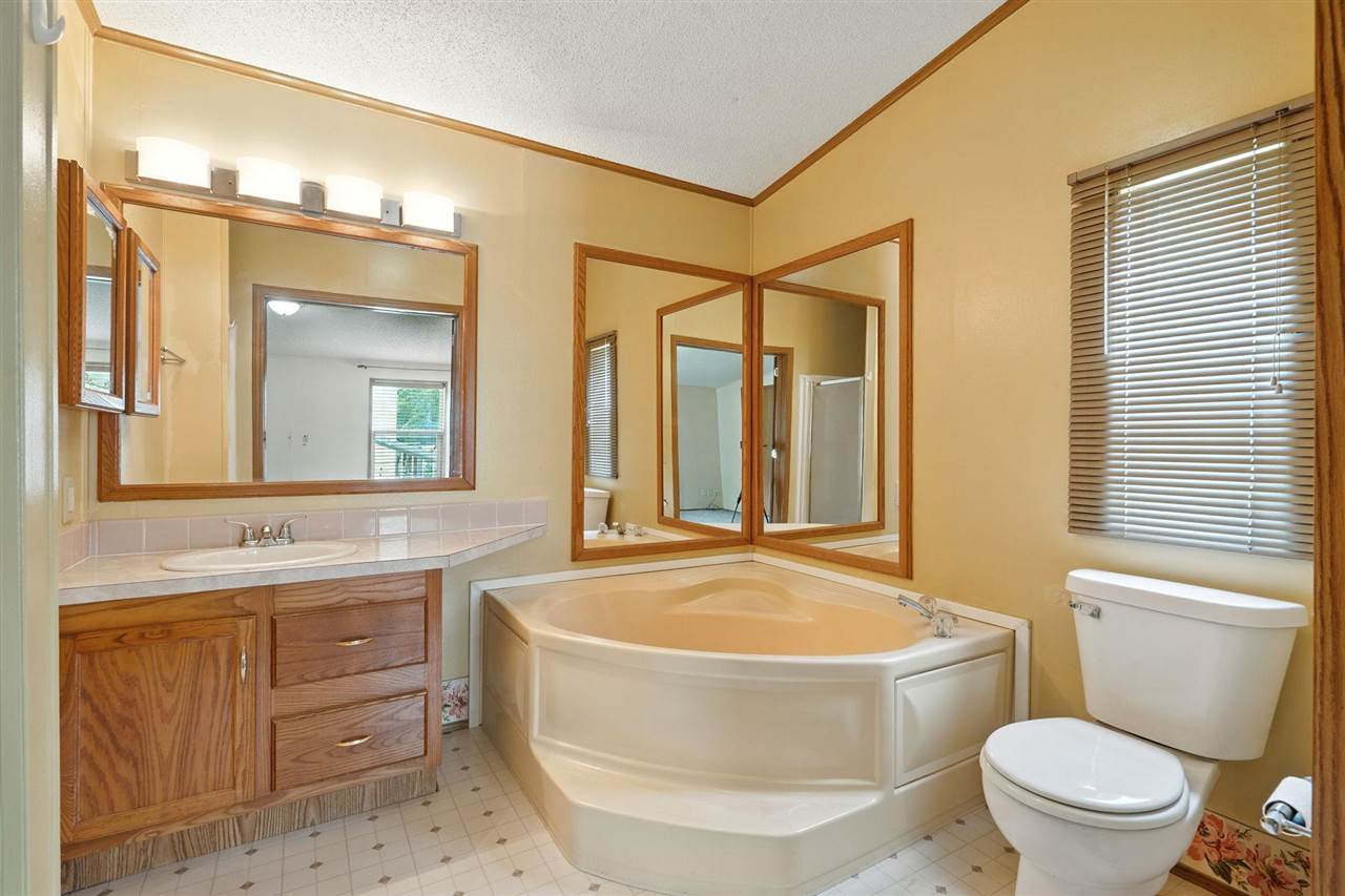 134 Paddock Circle Iowa City IA 52240