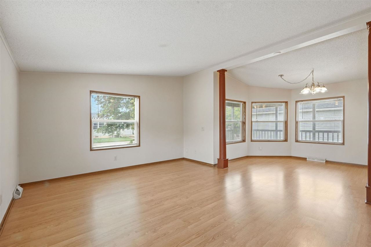 134 Paddock Circle Iowa City IA 52240