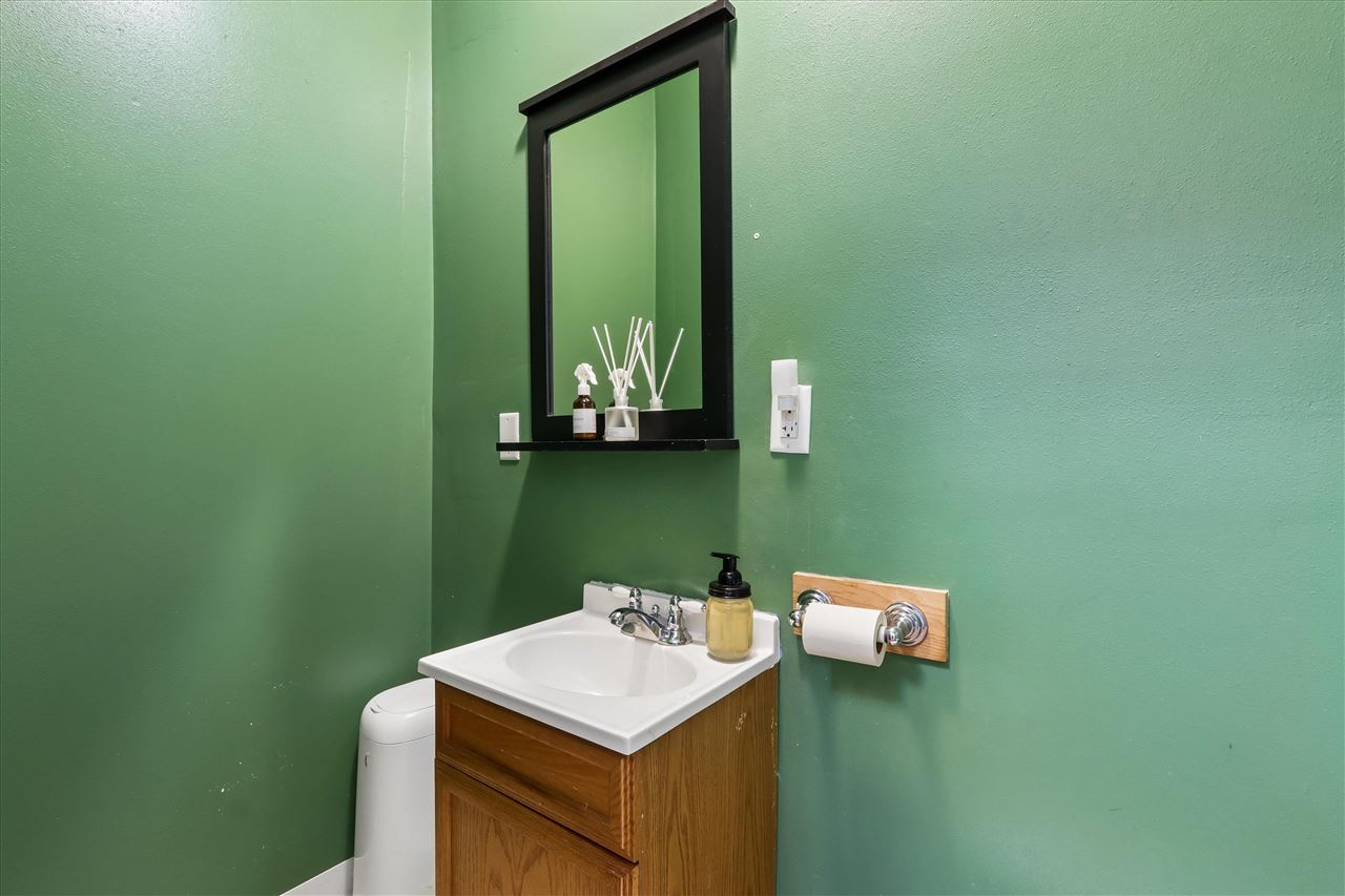 180 E 3rd Riverside IA 52327