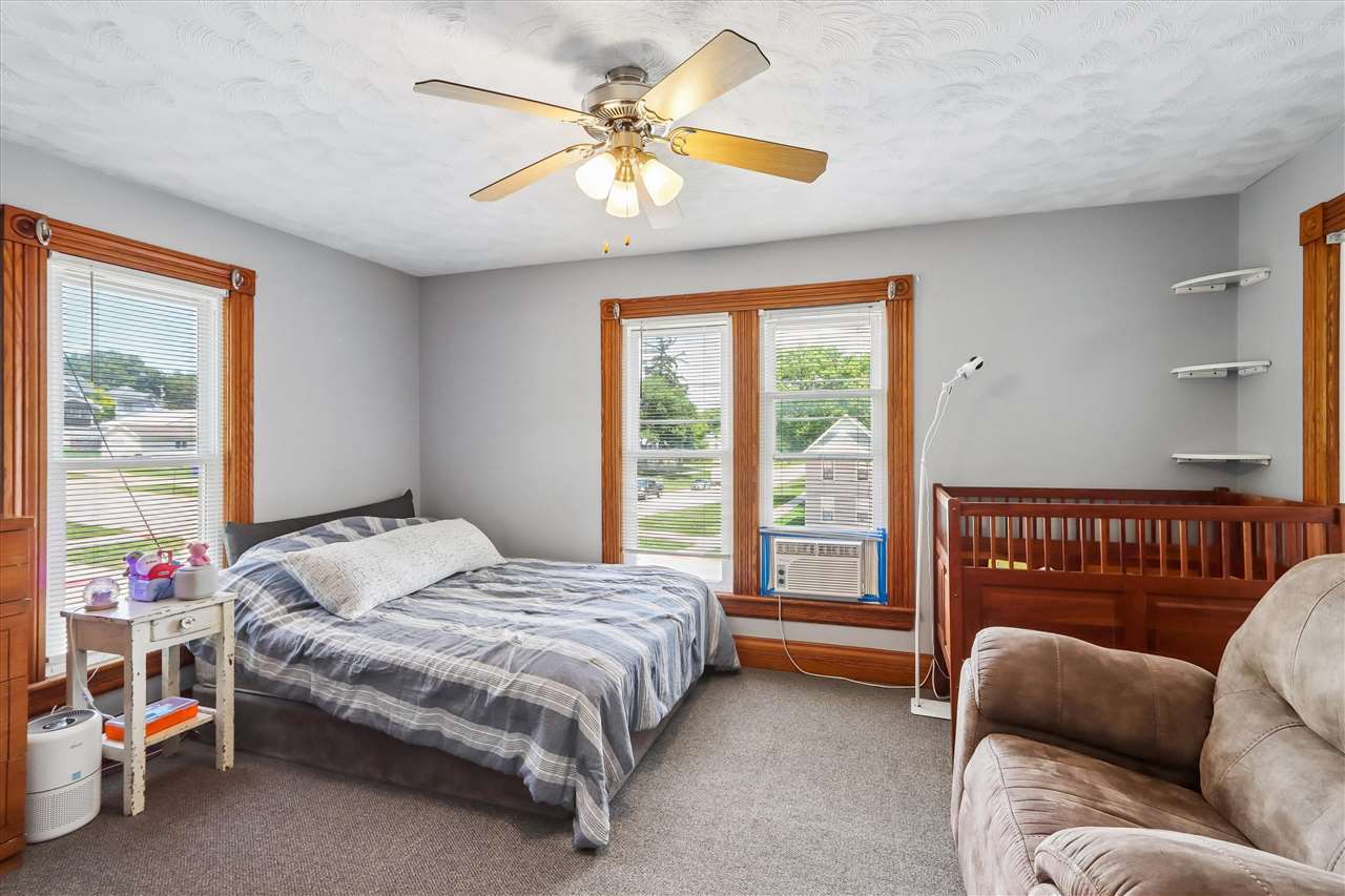 180 E 3rd Riverside IA 52327