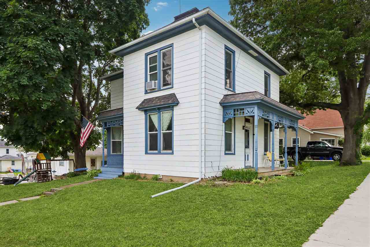 180 E 3rd Riverside IA 52327