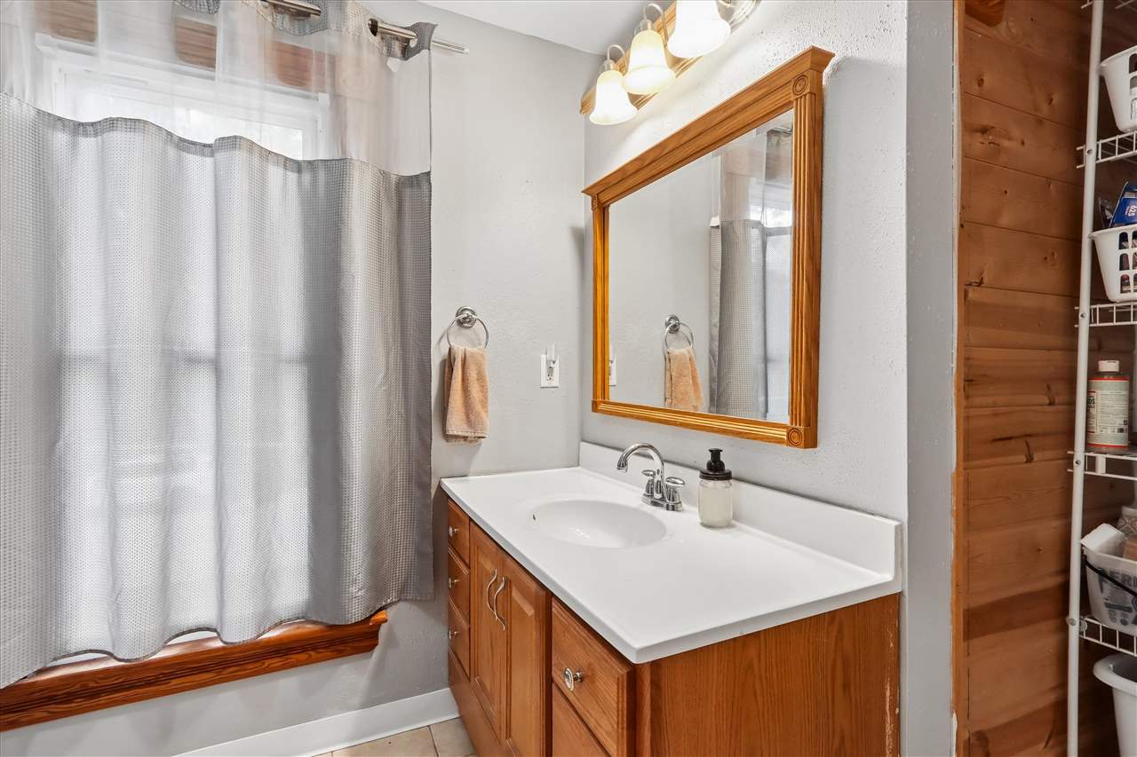 180 E 3rd Riverside IA 52327