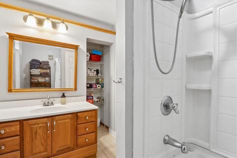 180 E 3rd Riverside IA 52327