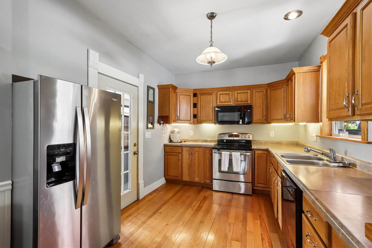 180 E 3rd Riverside IA 52327