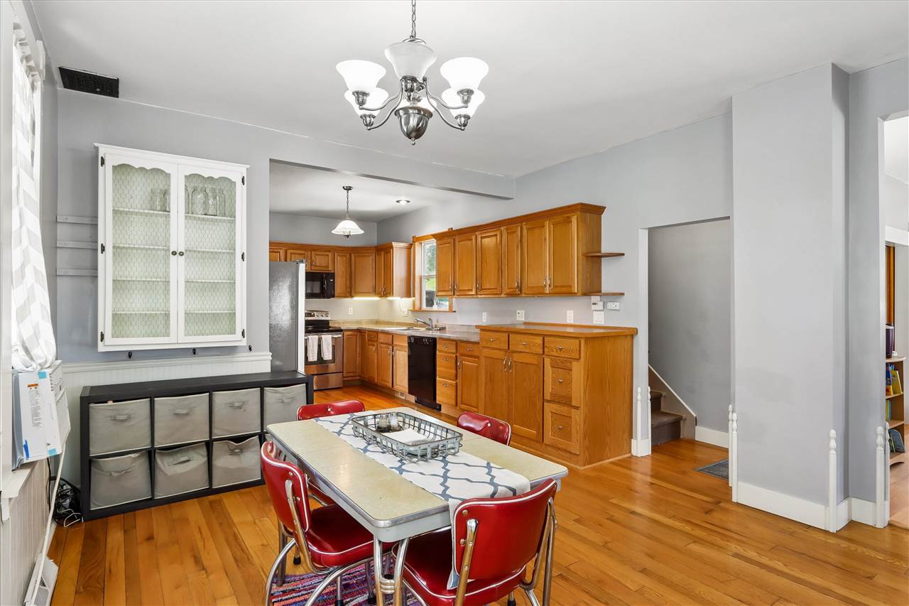 180 E 3rd Riverside IA 52327