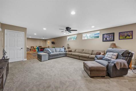 5503 Ruhd Street SW Cedar Rapids IA 52404