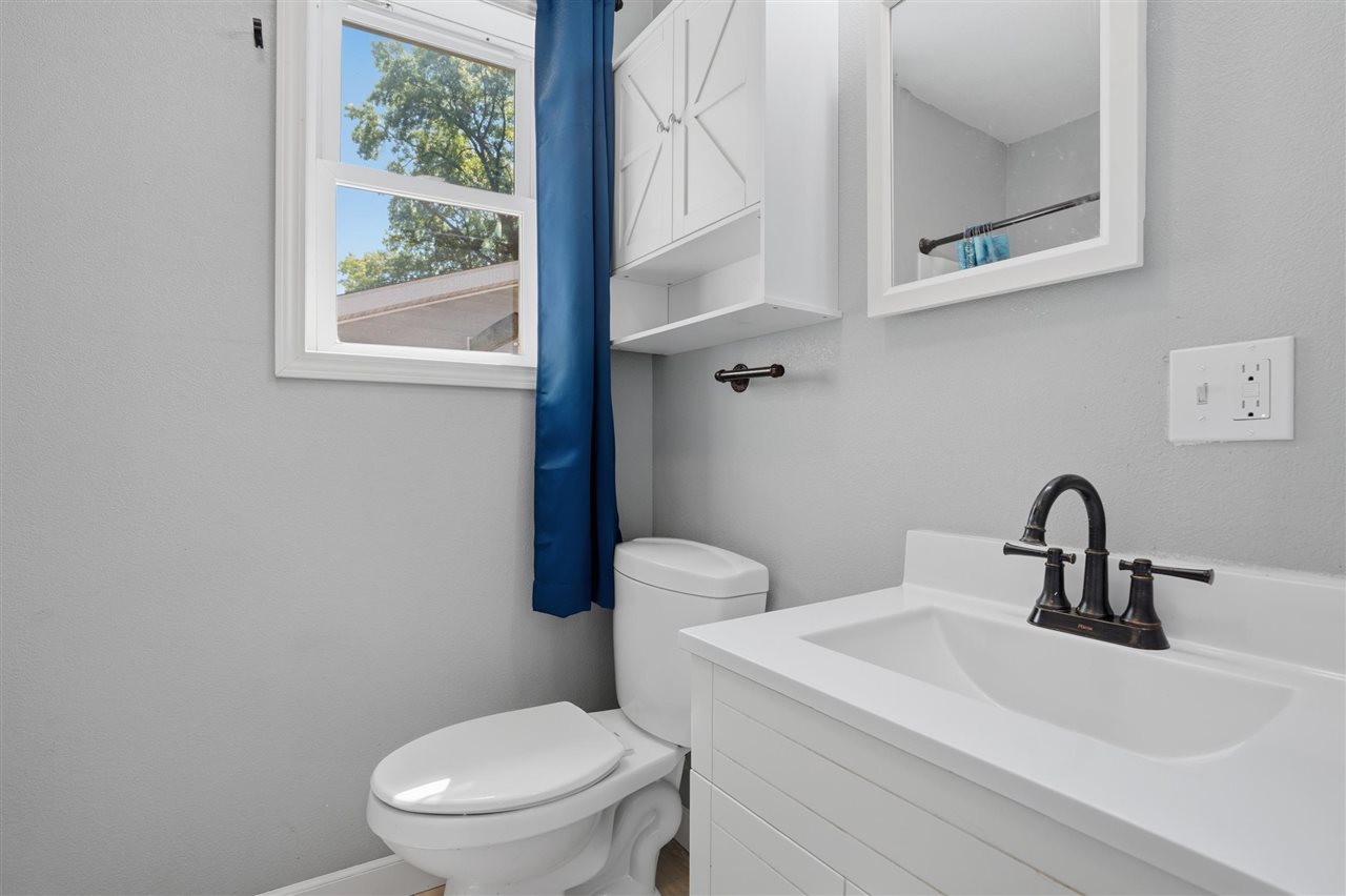 904 N 6th Avenue Washington IA 52353