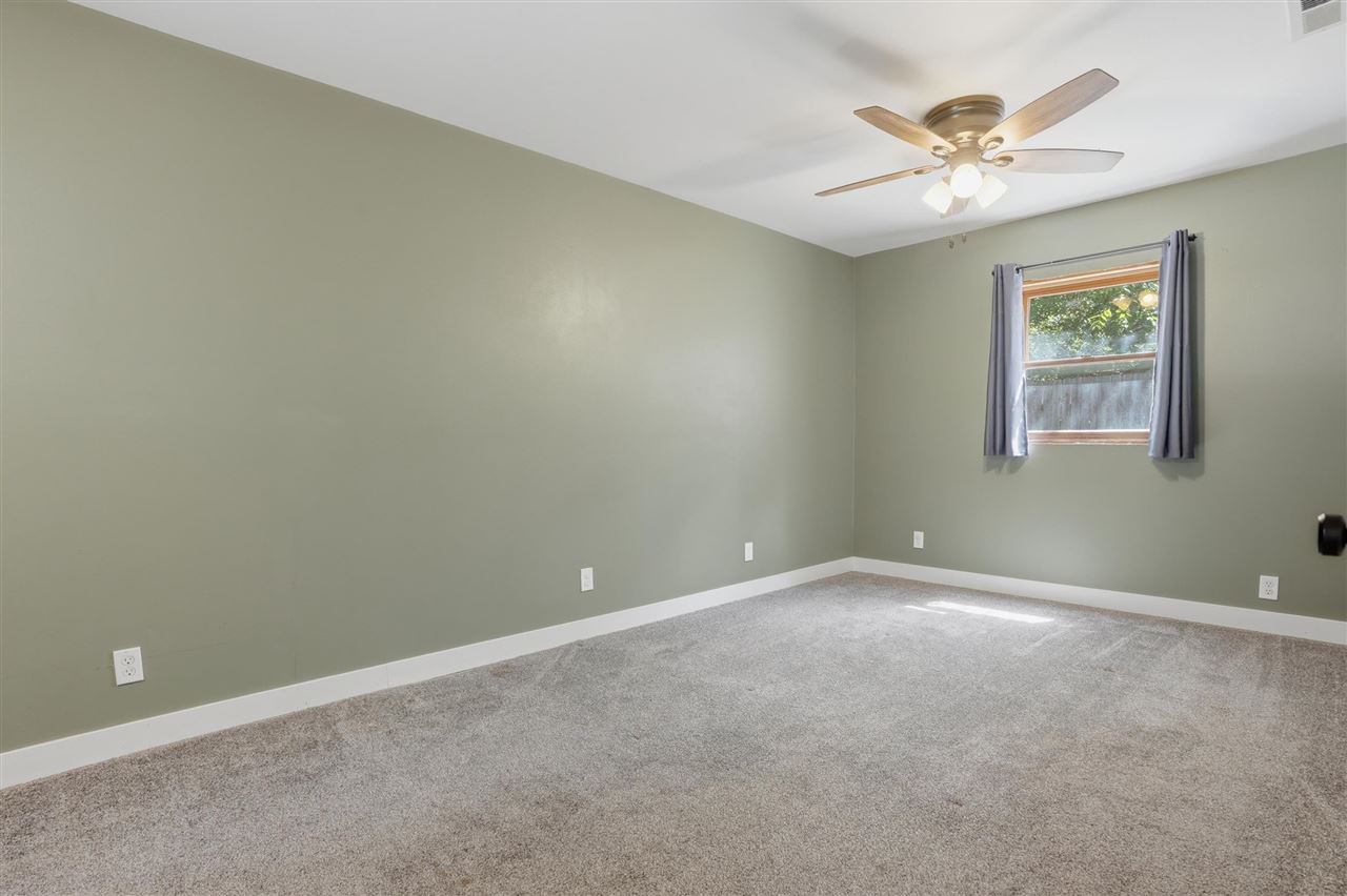 904 N 6th Avenue Washington IA 52353