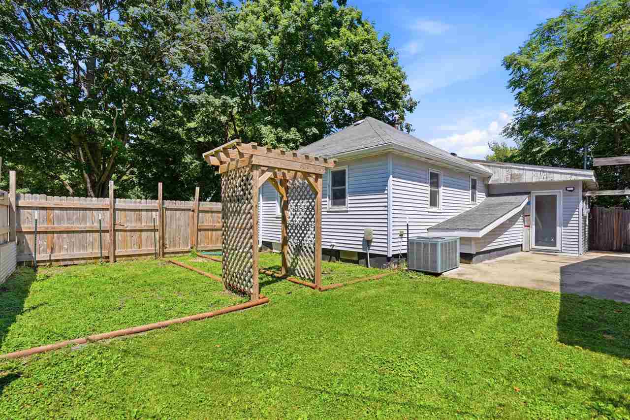 904 N 6th Avenue Washington IA 52353