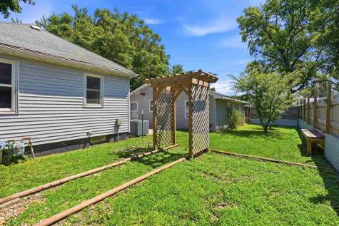 904 N 6th Avenue Washington IA 52353