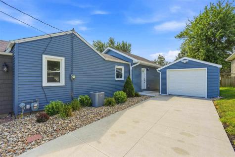 69 26th Avenue SW Cedar Rapids IA 52404