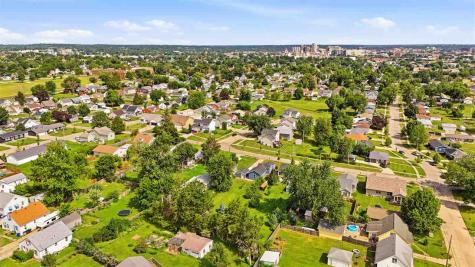 69 26th Avenue SW Cedar Rapids IA 52404