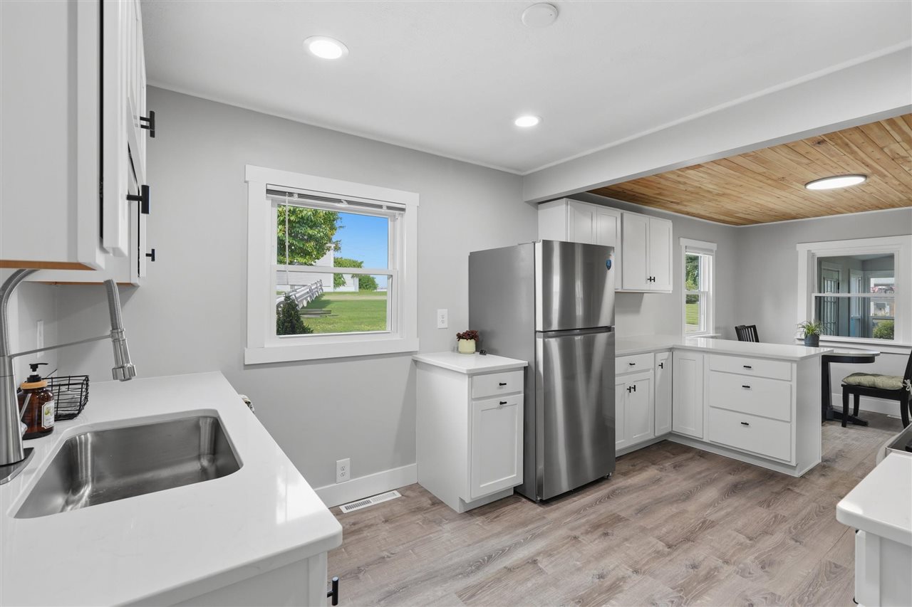 69 26th Avenue SW Cedar Rapids IA 52404